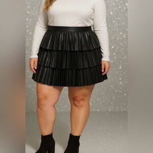 Lane Bryant Black Tiered Pleated Skirt Faux Leather Look Size 14/16
